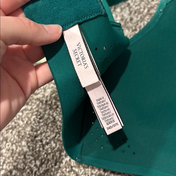 Victoria’s Secret bra bundle - Picture 7 of 8